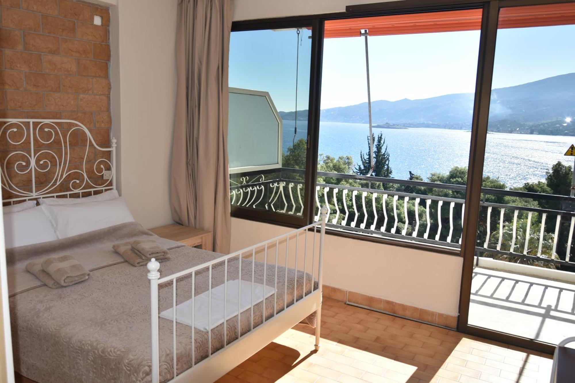 Lions 2 Studios & Apartments, Poros Island. Pórosz Kültér fotó