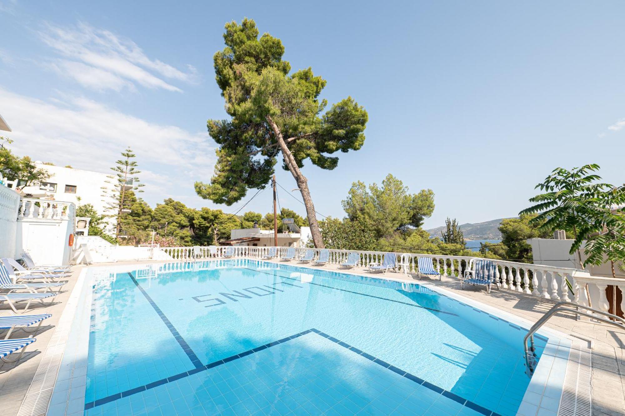Lions 2 Studios & Apartments, Poros Island. Pórosz Kültér fotó
