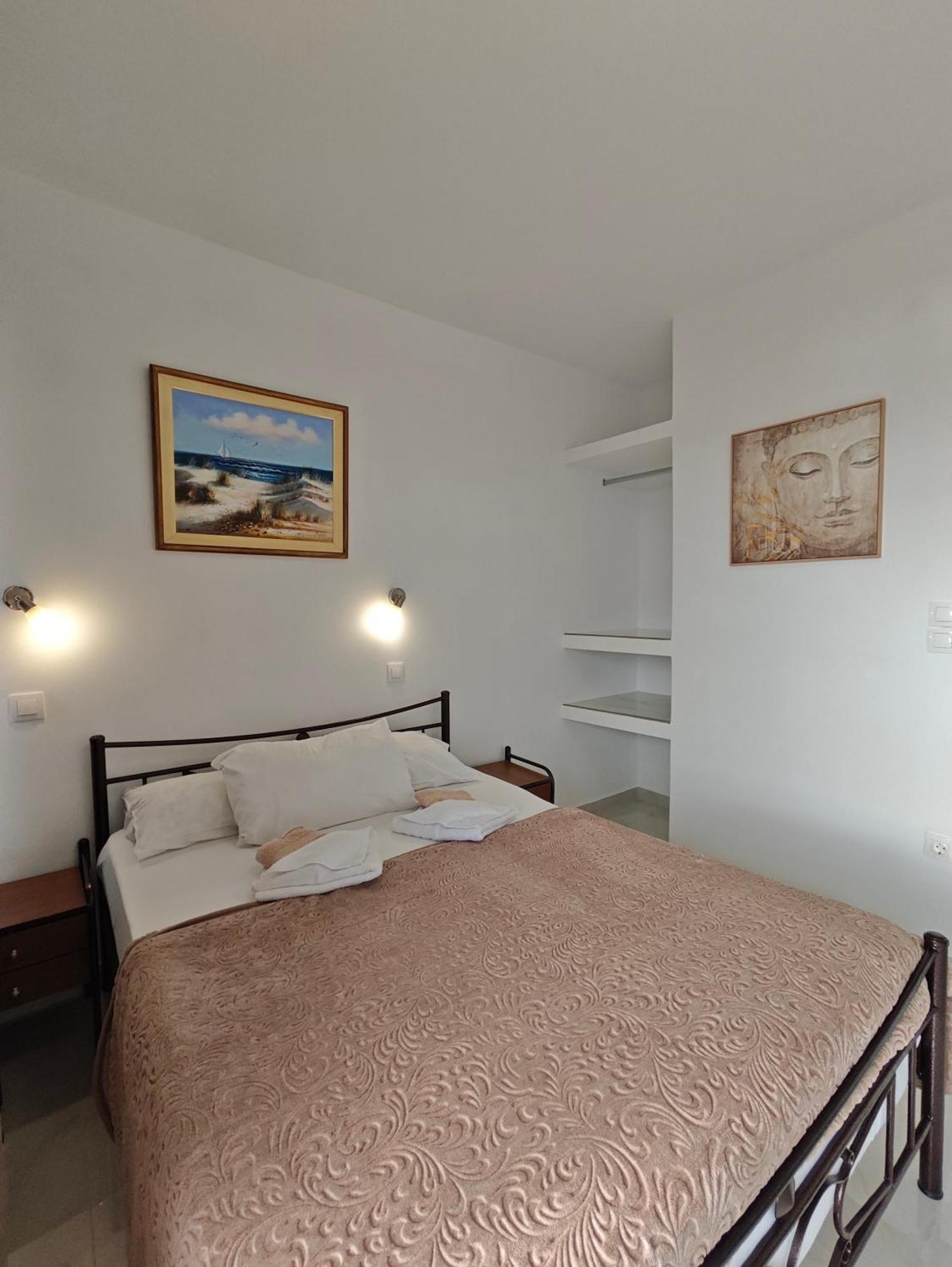 Lions 2 Studios & Apartments, Poros Island. Pórosz Kültér fotó